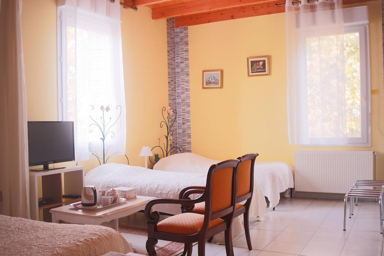 Guest house Domaine De L'ile - Et D'hotes *